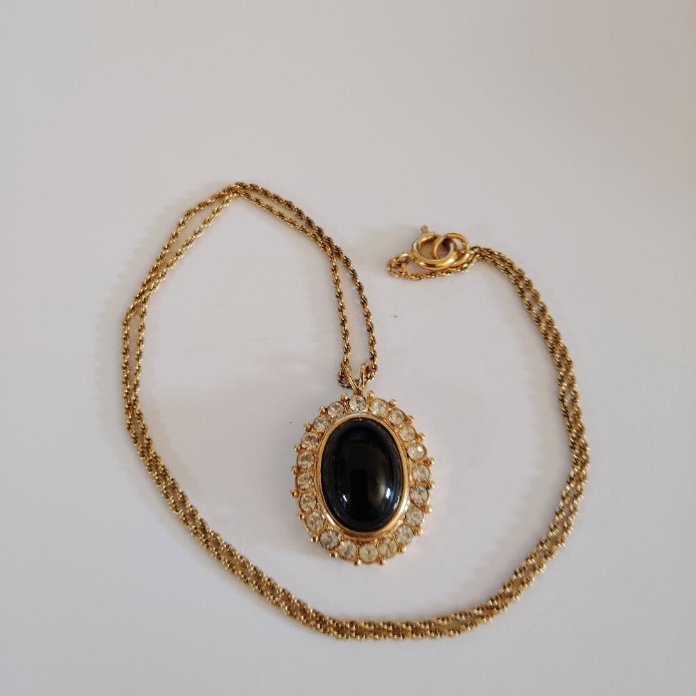 Vintage Trifari Gold Tone Necklace Black Cabochon & Rhinestone Pendant